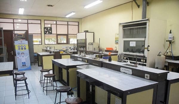 prodi teknik kimia institut teknologi indonesia-sarana lab (1)